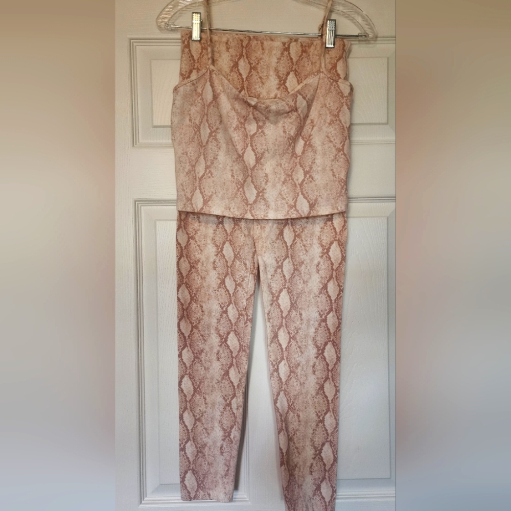 Forever 21 Light Pink Snakeskin Print Workout Set. Size Large